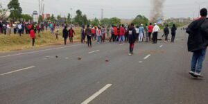 Kenyatta University Students Block Thika Road In Protest Over HELB Delays