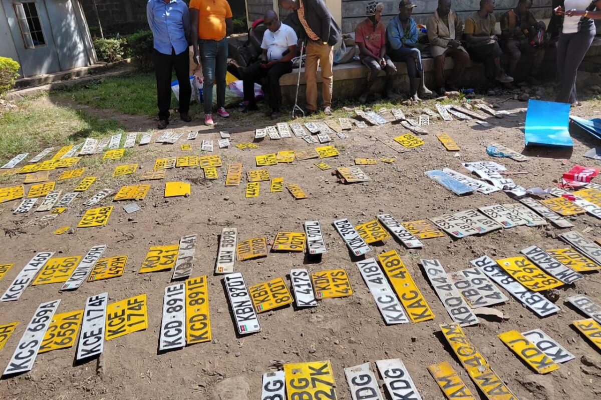 Drama As Police Recover Suspected Fake Vehicle Number Plates At house In Kariobangi South, Nairobi