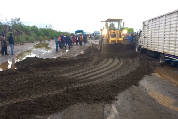 KeNHA Warns Of Road Blockade On Mai Mahiu-Narok Highway After Flooding