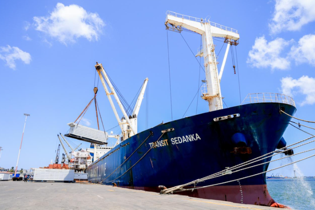 Kenya’s First Oil Production Moves Closer As Gulf Energy E&P BV SEZ Onshore Drilling Rig Arrives In Mombasa