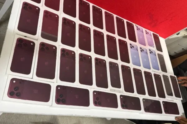 KRA Intercepts Sh8.2 Million Smartphones At JKIA